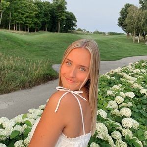 Meet your Posher, Lizzy